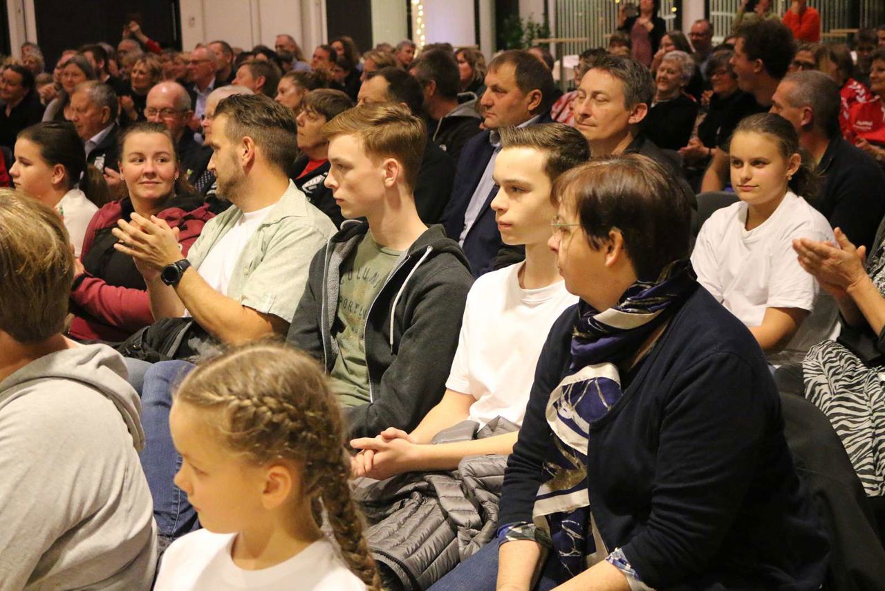 unge samlet til uddeling af pris