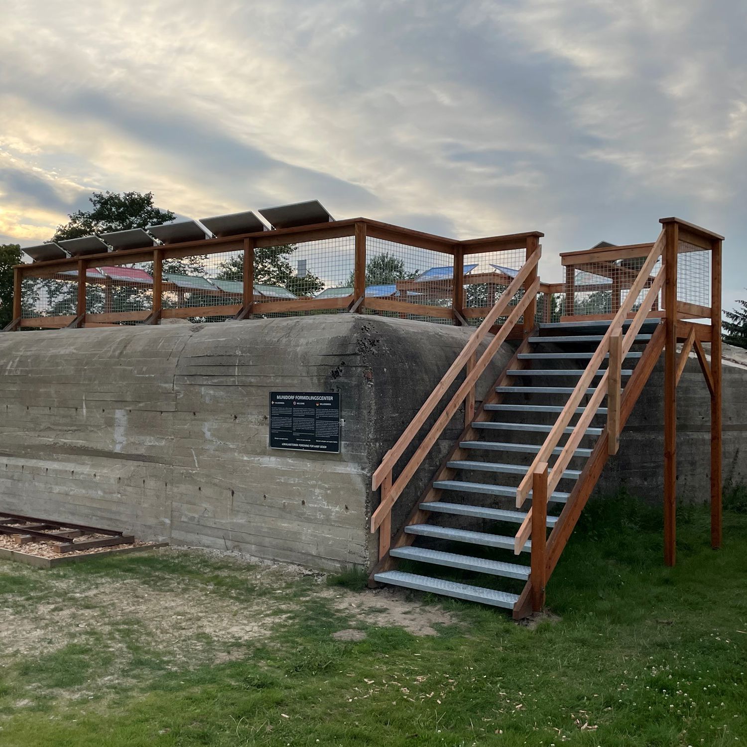 Bunker med informations platform