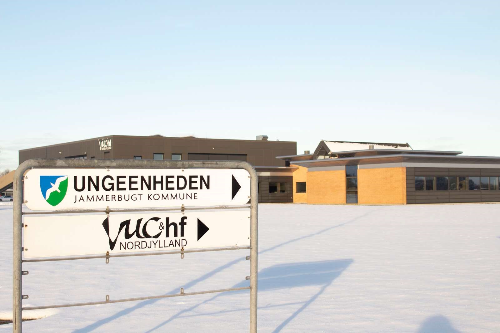 Skilt til ungeenheden