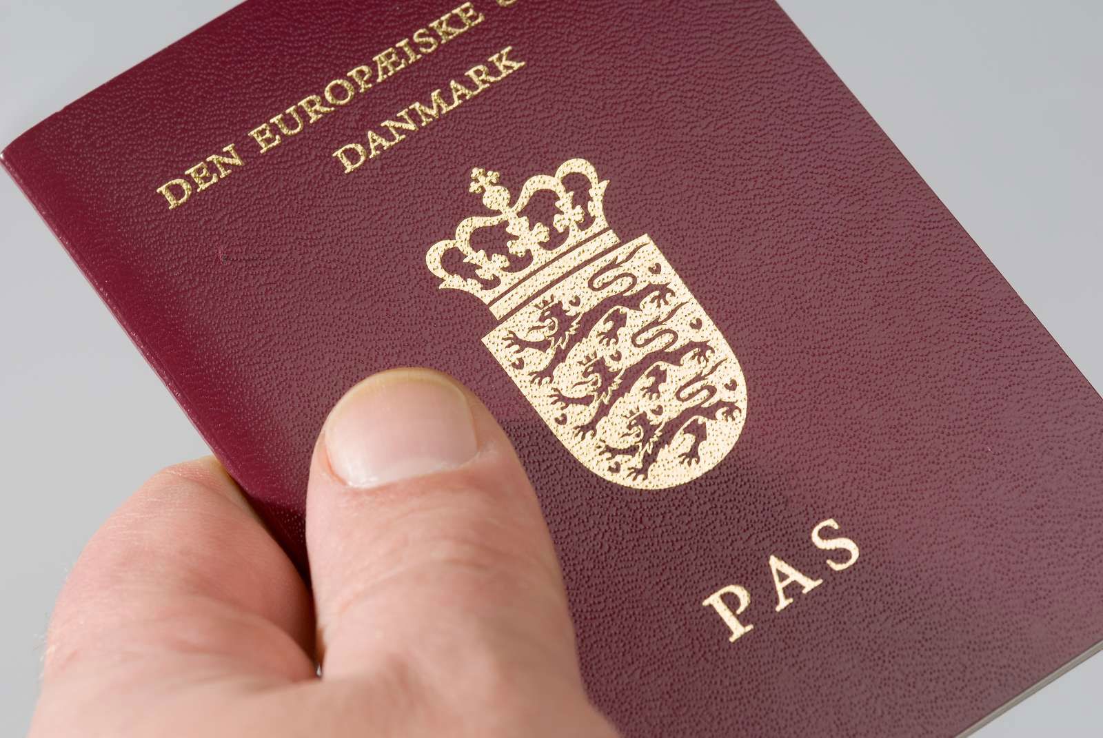 nærbillede dansk pas
