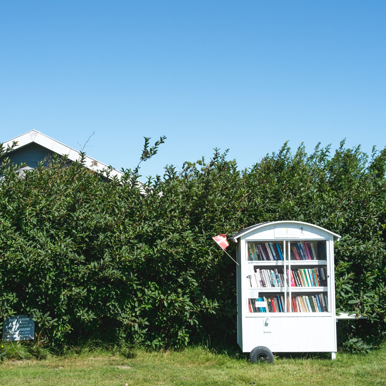 Ingstrup udendørs bogreol