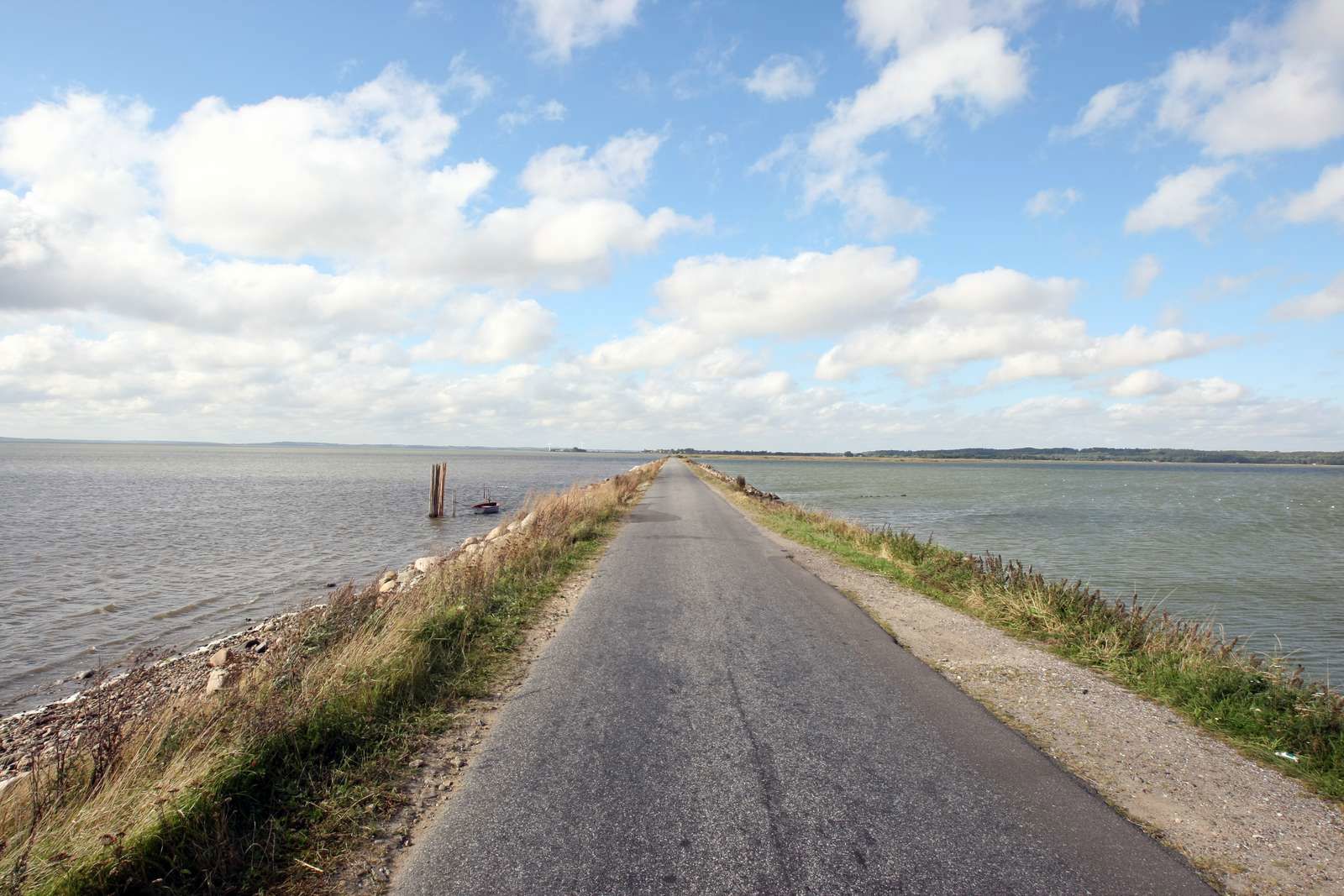 Dæmning med vand på begge sider