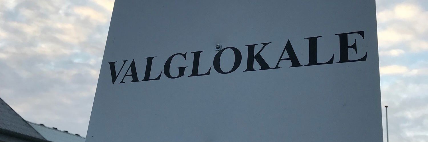 Skilt til valglokale