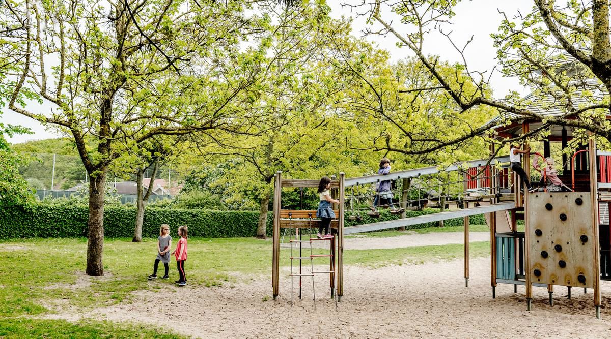 Fjerritslev Skole legeplads område