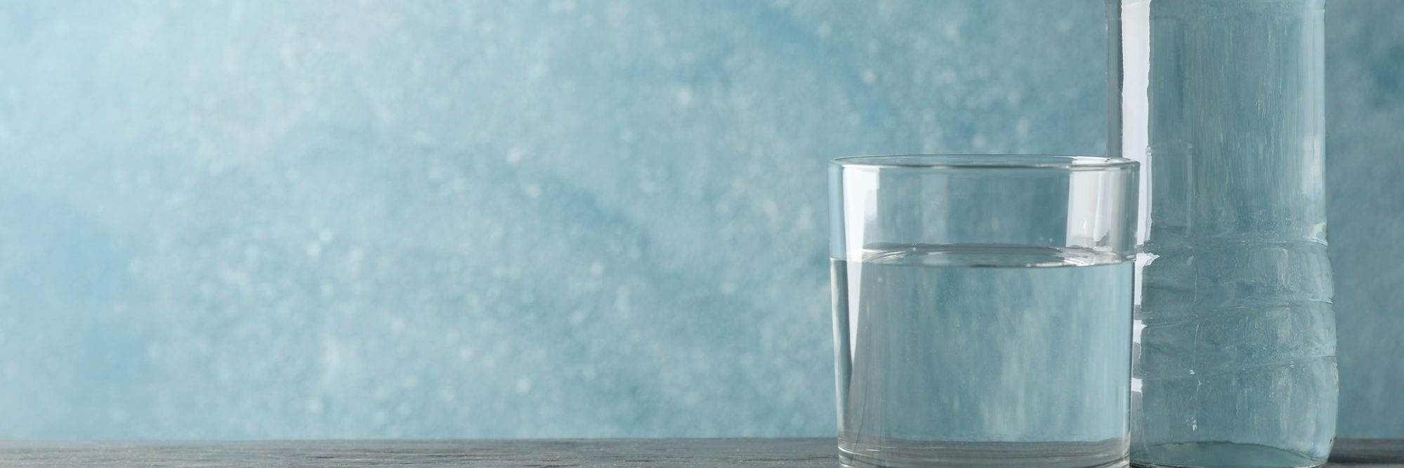 Glas- og vandflaske