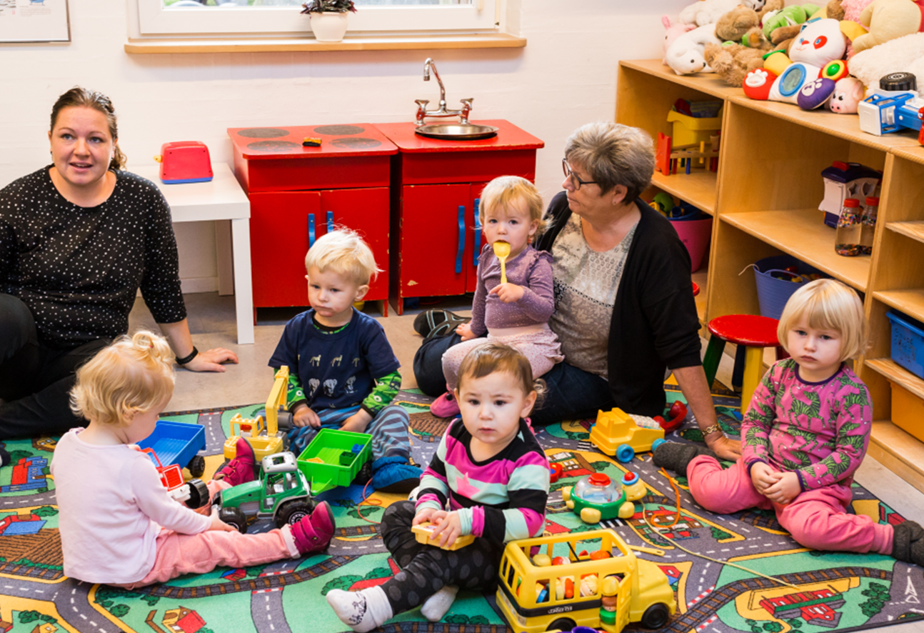 Halvrimmen legestue små børn