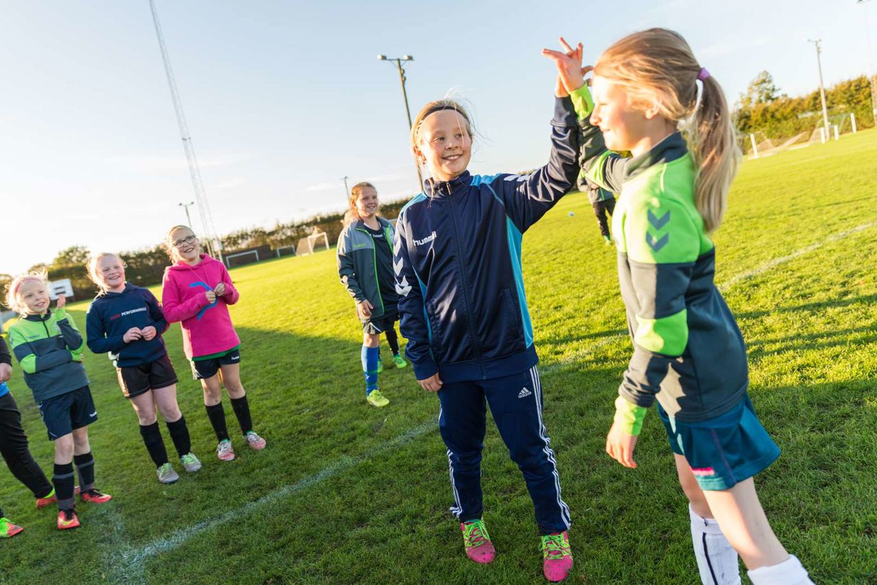 Nørhalnecup børn hilser